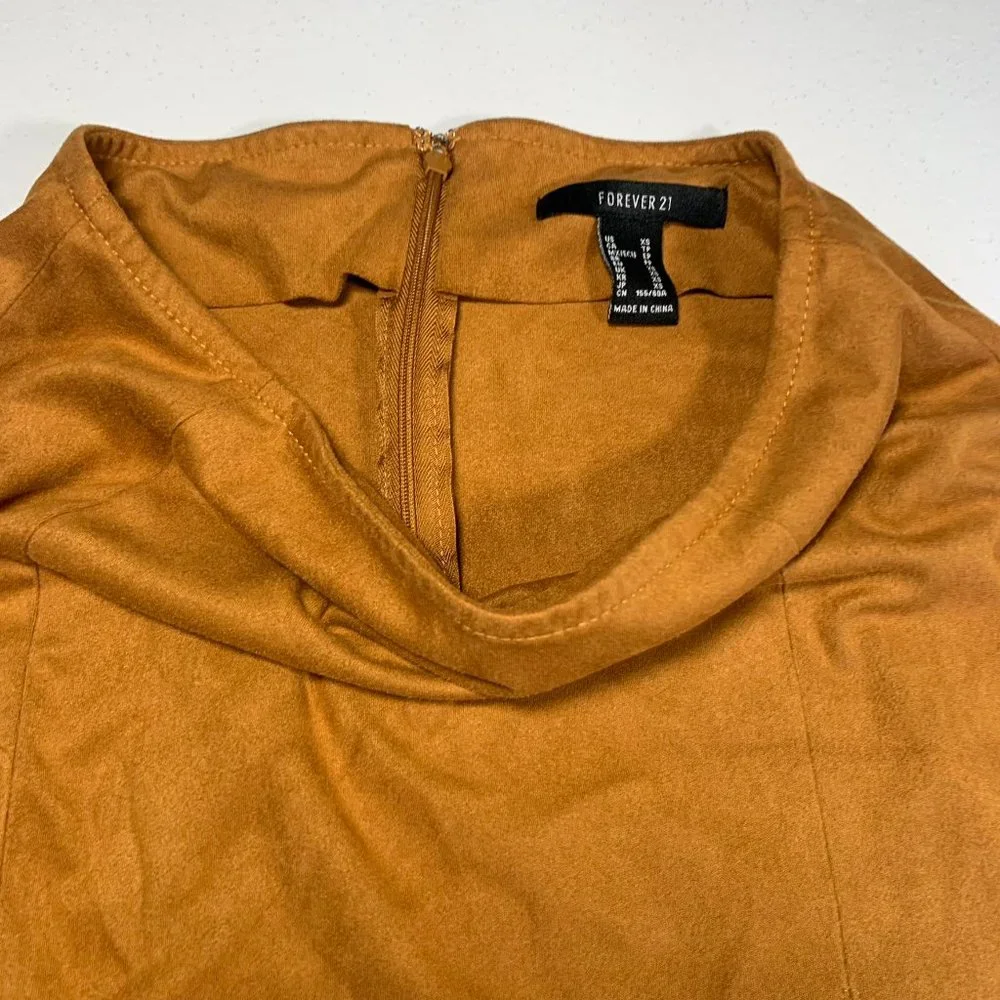 FOREVER‎ 21 FAUX SUEDE MINI SKIRT XS FRONT SLIT BACK ZIPPER